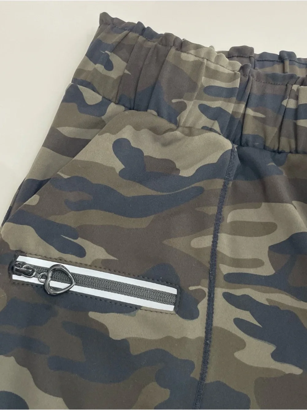 Camo Drawstring Jogger Pants, size M